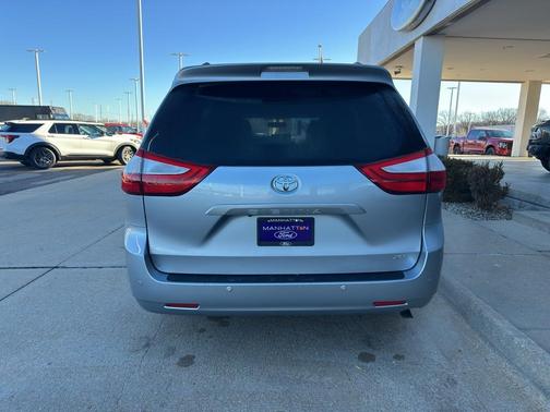 2015 Toyota Sienna XLE