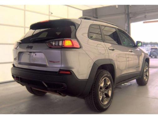 Billet Silver Metallic Clearcoat 2019 Jeep Cherokee Trailhawk