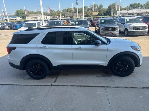 Star White 2026 Ford Explorer Tremor