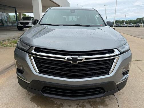 Sterling Gray Metallic 2023 Chevrolet Traverse LS