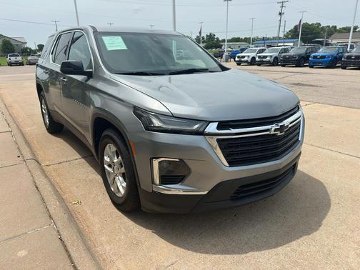 Sterling Gray Metallic 2023 Chevrolet Traverse LS