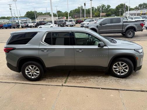 Sterling Gray Metallic 2023 Chevrolet Traverse LS