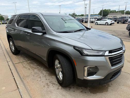 Sterling Gray Metallic 2023 Chevrolet Traverse LS