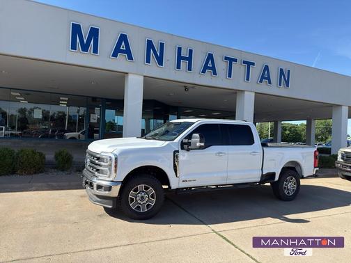 Oxford White 2025 Ford F-250 Lariat