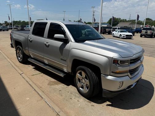 Silver Ice Metallic 2018 Chevrolet Silverado 1500 LT