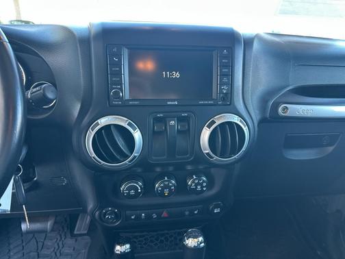 Anvil Clearcoat 2014 Jeep Wrangler Rubicon
