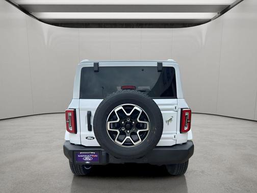Oxford White 2026 Ford Bronco Outer Banks