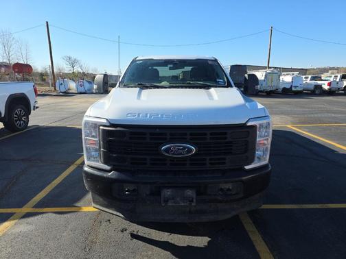 Oxford White 2023 Ford F-250 XL