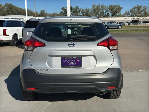 2019 Nissan Kicks S