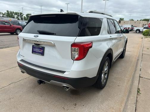 Star White 2023 Ford Explorer Limited