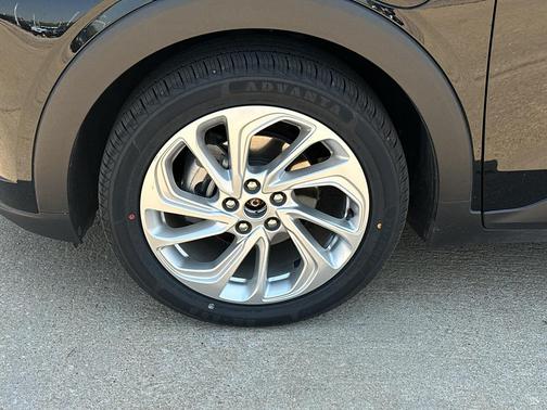 Mosaic Black Metallic 2023 Chevrolet Bolt EUV LT