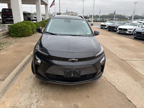Mosaic Black Metallic 2023 Chevrolet Bolt EUV LT