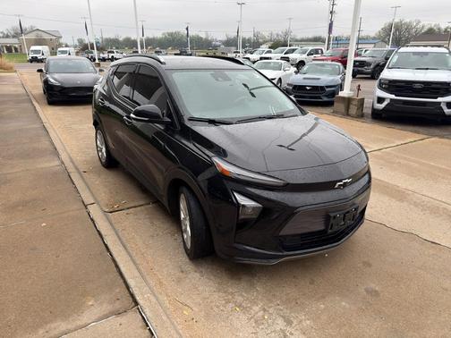 Mosaic Black Metallic 2023 Chevrolet Bolt EUV LT
