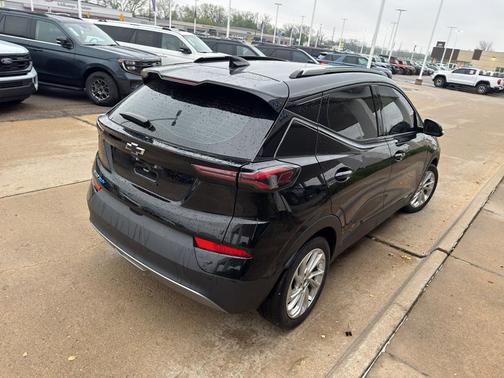 Mosaic Black Metallic 2023 Chevrolet Bolt EUV LT