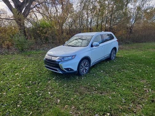 2019 Mitsubishi Outlander LE