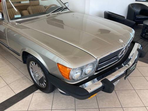 1988 Mercedes-Benz SL-Class 560 SL 2dr Convertible