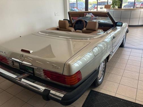 1988 Mercedes-Benz SL-Class 560 SL 2dr Convertible