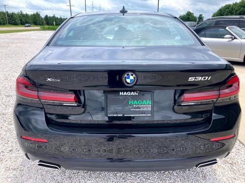 Jet Black 2022 BMW 530 i xDrive