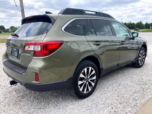 Wilderness Green Metallic 2016 Subaru Outback 2.5i Limited