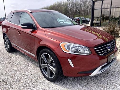 Flamenco Red Metallic 2017 Volvo XC60 T5 Dynamic