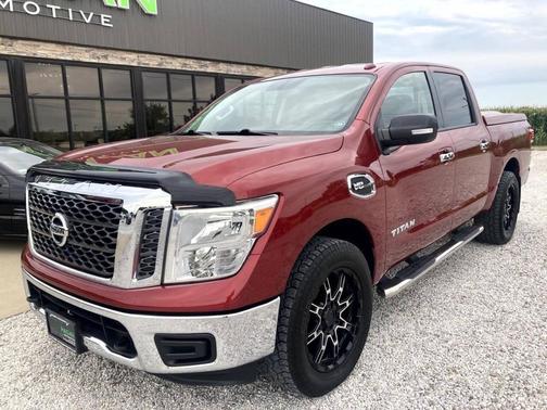 2017 Nissan Titan SV