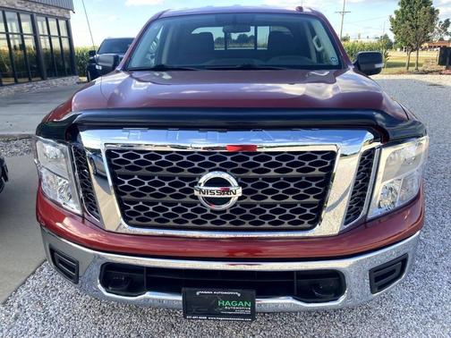 2017 Nissan Titan SV