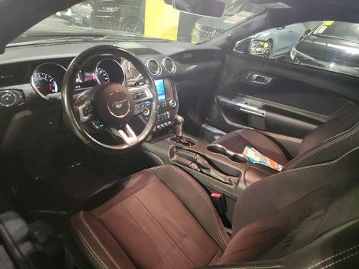 2021 Ford Mustang EcoBoost