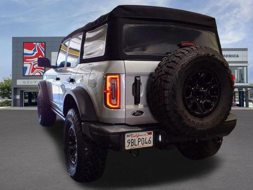 ICONIC SILVER METALLIC 2022 Ford Bronco Badlands