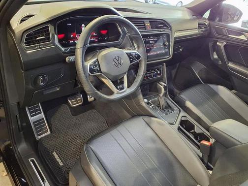 Deep Black 2023 Volkswagen Tiguan 2.0T SE R-Line Black