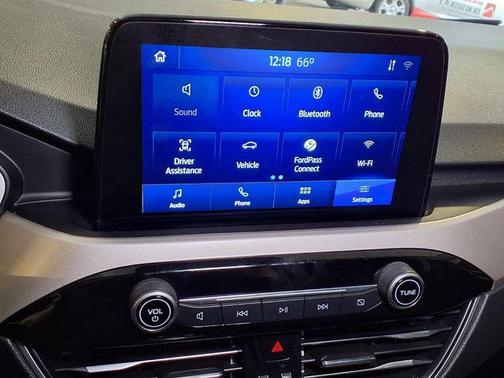 INGOT SILVER METALLIC 2020 Ford Escape SE