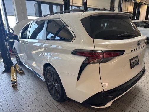 2021 Toyota Sienna XSE 7 Passenger