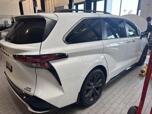 2021 Toyota Sienna XSE 7 Passenger