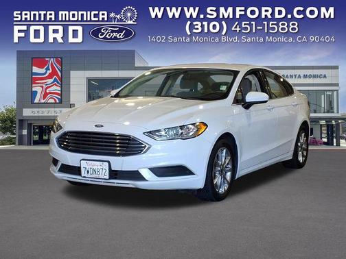 OXFORD WHITE 2017 Ford Fusion SE