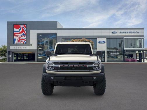 WIMBLEDON WHITE 2026 Ford Bronco Outer Banks