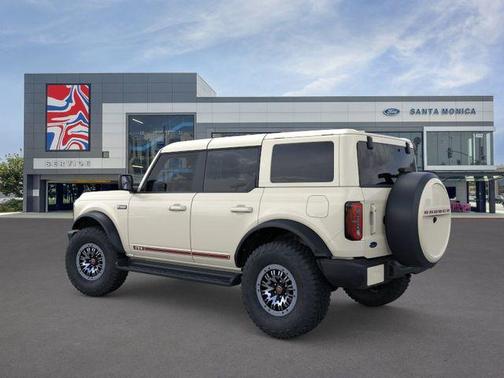 WIMBLEDON WHITE 2026 Ford Bronco Outer Banks