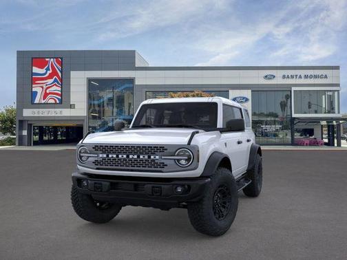 Oxford White 2026 Ford Bronco Badlands