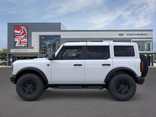 Oxford White 2026 Ford Bronco Badlands