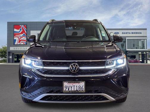 Deep Black Pearl 2022 Volkswagen Taos 1.5T SEL