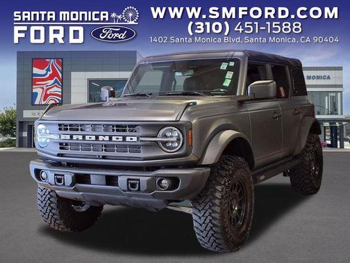 CARBONIZED GRAY METALLIC 2024 Ford Bronco Black Diamond