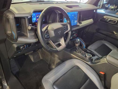 CARBONIZED GRAY METALLIC 2024 Ford Bronco Black Diamond