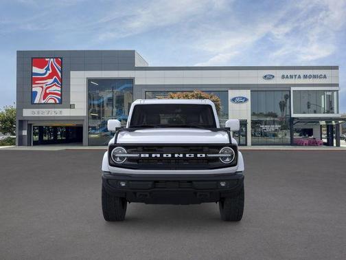 OXFORD WHITE 2026 Ford Bronco Outer Banks