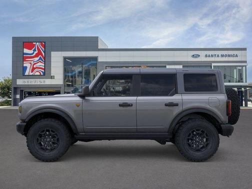 Carbonized Gray Metallic 2026 Ford Bronco Badlands