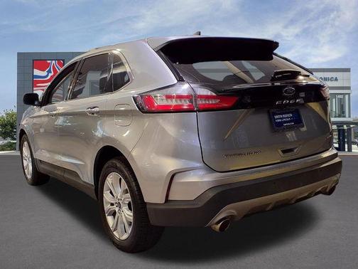 ICONIC SILVER 2022 Ford Edge Titanium
