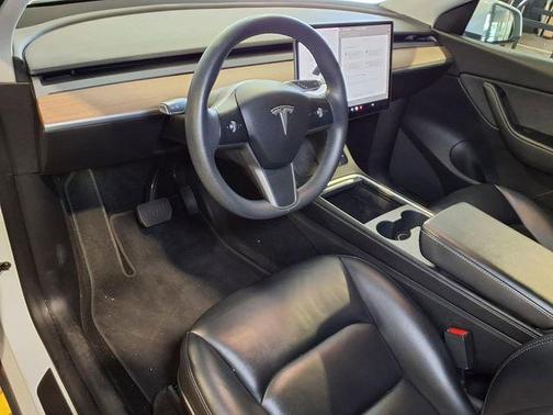 Pearl White Multi-Coat 2022 Tesla Model Y Long Range Dual Motor All-Wheel Drive
