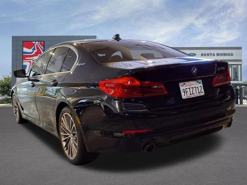 Black Sapphire Metallic 2019 BMW 530e iPerformance