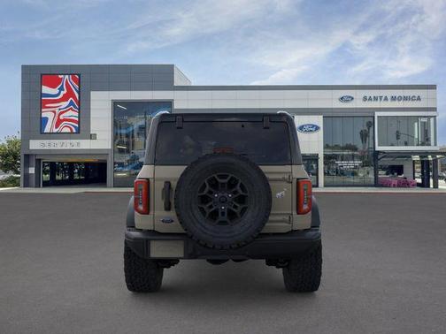 Desert Sand 2026 Ford Bronco Badlands