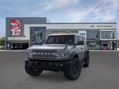 CARBONIZED GRAY METALLIC 2026 Ford Bronco Badlands