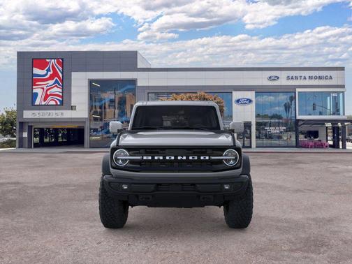 Avalanche Gray 2026 Ford Bronco Outer Banks