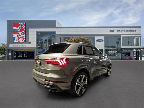2021 Audi Q3 45 S line Premium