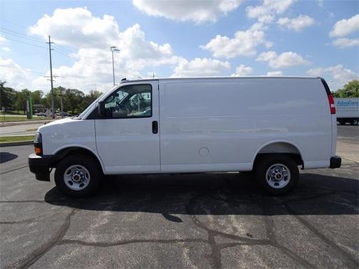 2025 GMC Savana 3500 Work Van